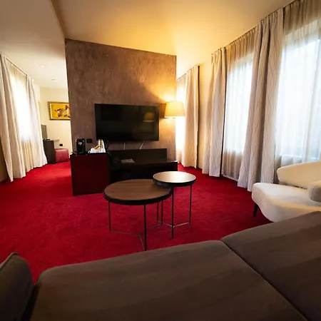 名居酒店 3* 普罗夫迪夫