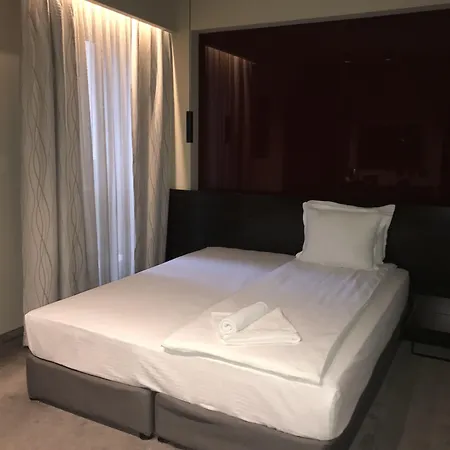 Famous House Hotel