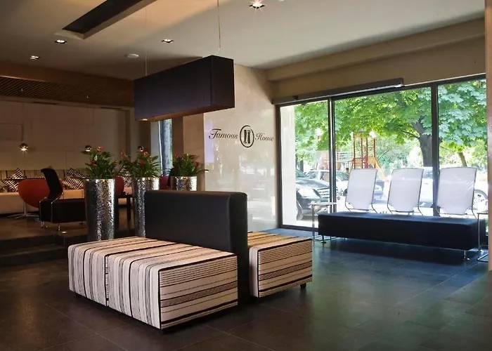 Famous House Hotel 3*